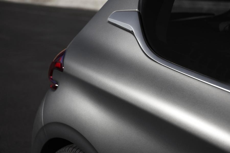  Peugeot 208 Ice Silver 2015 года  (фото 17 из 18)